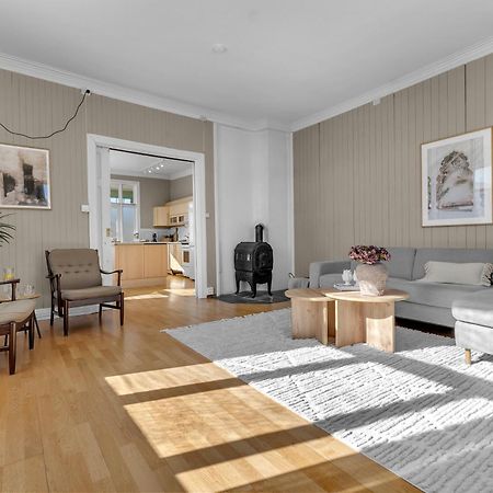 Lovely City Center Apartment With Amazing Views And Free Parking! Tromsø Zewnętrze zdjęcie