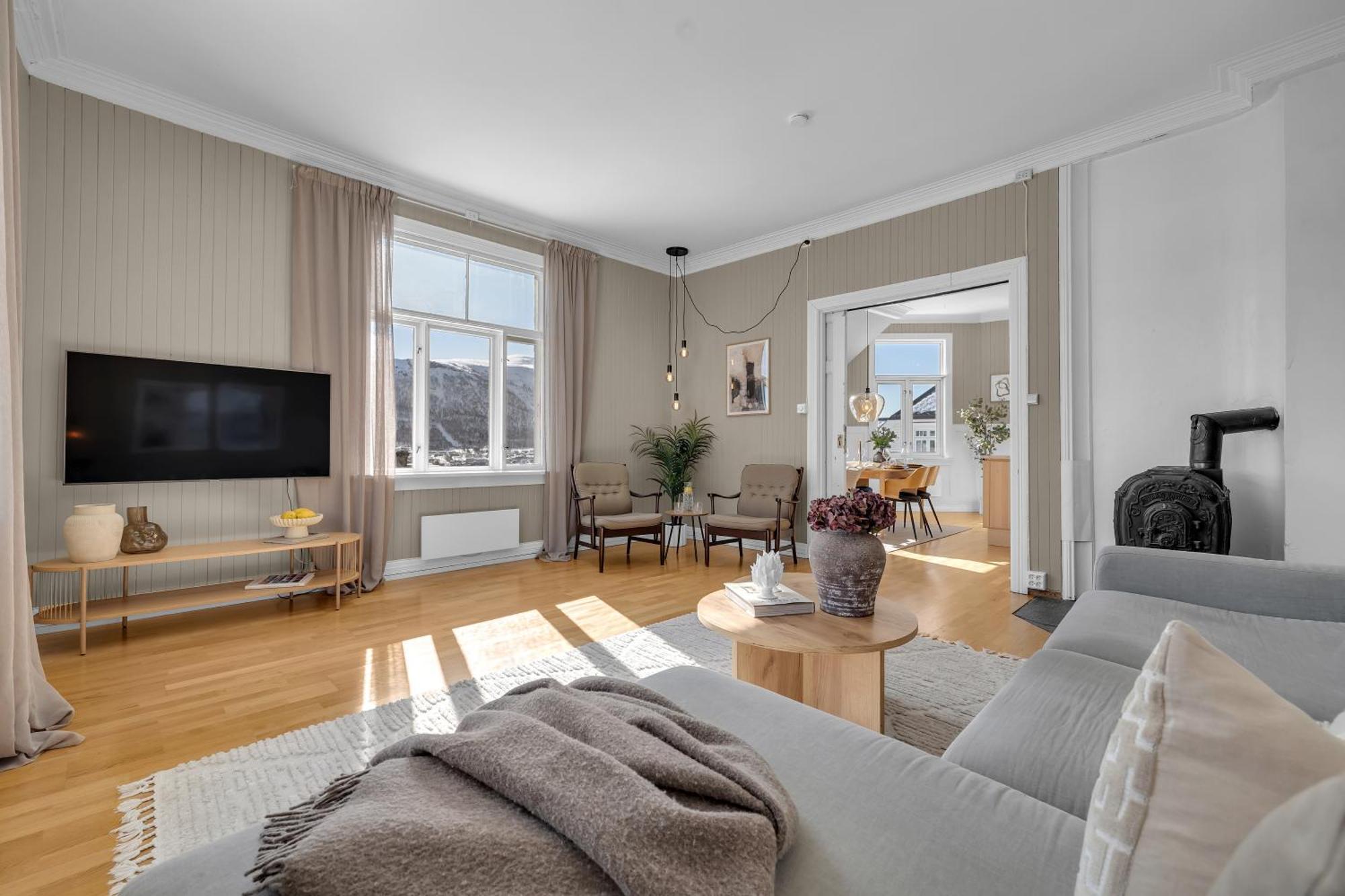 Lovely City Center Apartment With Amazing Views And Free Parking! Tromsø Zewnętrze zdjęcie