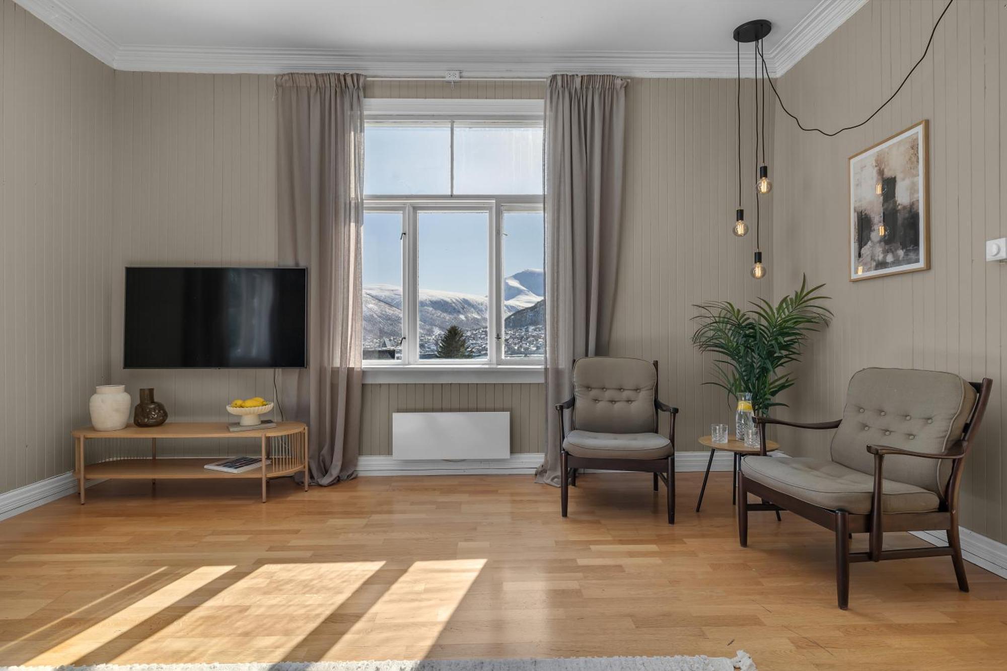 Lovely City Center Apartment With Amazing Views And Free Parking! Tromsø Zewnętrze zdjęcie
